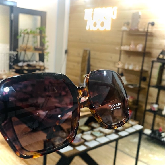 TAHARI | Tortoiseshell TH892 100% UV400 Protective 65mm Square Sunglasses main image 5